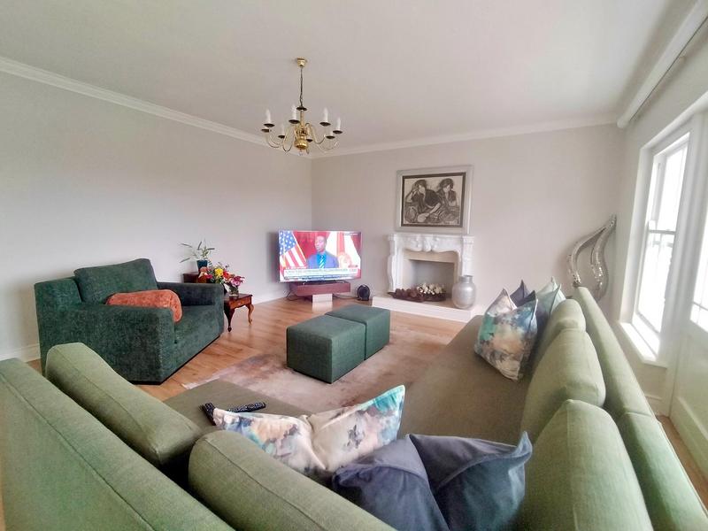 To Let 5 Bedroom Property for Rent in Hout Bay Western Cape